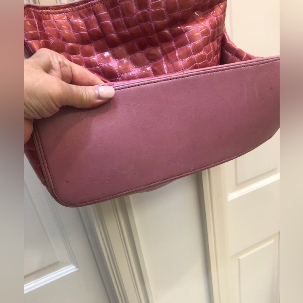 BRIGHTON 💗 Pink Crocodile Embossed Shoulder Bag! Super Cute! Perfect size! - Picture 10 of 12